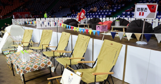 221110_BNK썸 홈경기장 캠핑존02