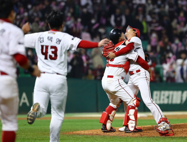 221111_김광현08_최동원상