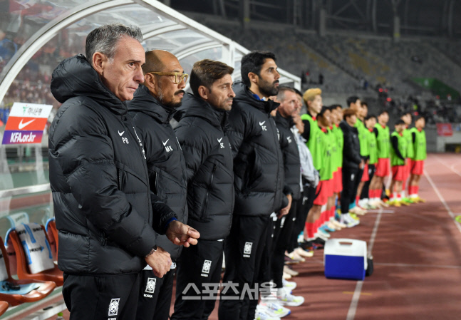 [포토]최종 평가전 치르는 벤투 감독