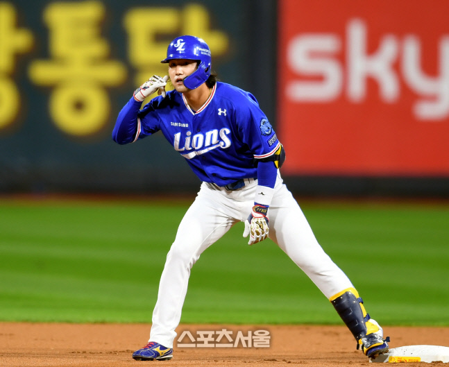 [포토] 선두타자 김상수, 좌중간 2루타로 깔끔한 출발