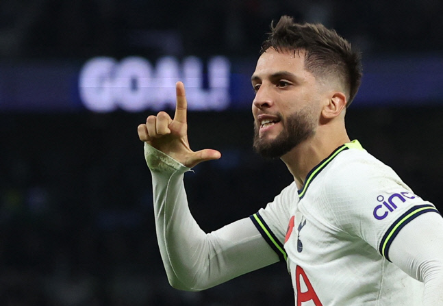 SOCCER-ENGLAND-TOT-LEE/REPORT