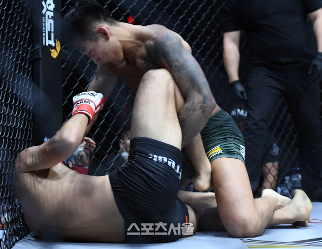 '집요한' 한상권, ARC 008에서 김민형을 압도하며 심판전원일치 판정승 거둬