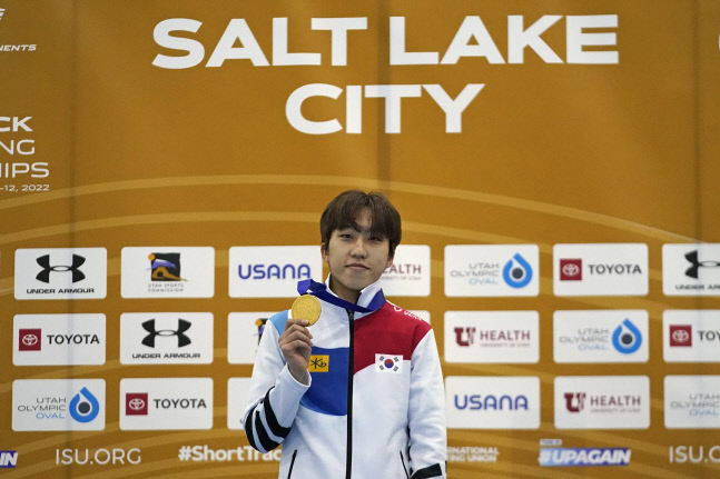 박지원 2관왕 '이젠 내가 에이스' ...심석희는 실격 [4대륙 쇼트트랙 챔피언십]