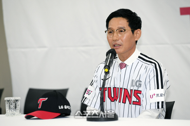 [포토]LG 염경엽 감독, 취임 기자회견