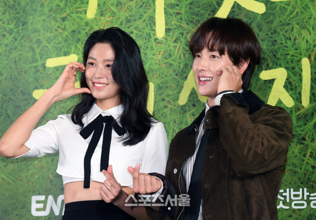 [포토]설현-임시완, 하트 가득