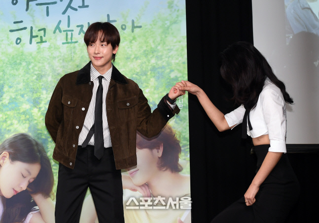 [포토]설현을 에스코트하는 임시완