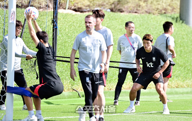 [포토] 황희찬 \'집중해서\'