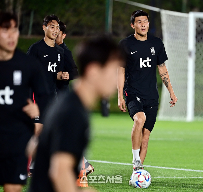 [포토] 김민재 '패스 좋아요'