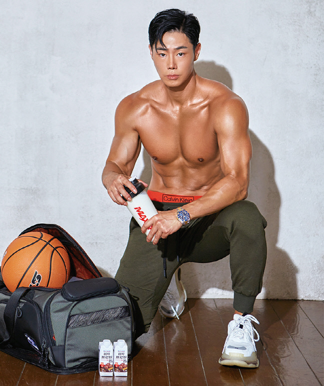[포토]머슬마니아 아나운서 장성규, 나랑 농구할래요? (맥스큐)