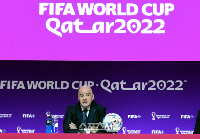 [포토] 인판티노 FIFA 회장, 월드컵 D-1 기자회견