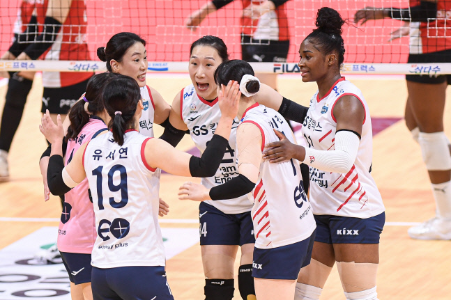 강소휘 빠진 GS칼텍스, 페퍼저축은행 잡고 3연패 탈출