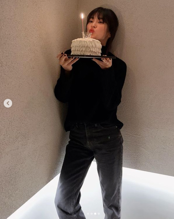송혜교, 수식어 필요 없는 아름다움...생일 축하에 스타들 총출동