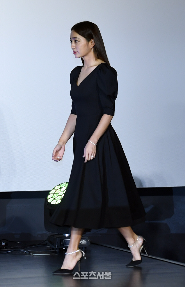 [포토]이민정, 올블랙으로 우아하게