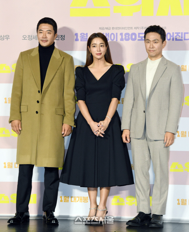 [포토]'스위치'의 주연 맡은 권상우-이민정-오정세