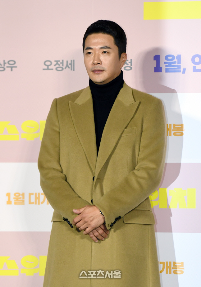 [포토]영화 '스위치' 제작보고회, 포즈 취하는 권상우