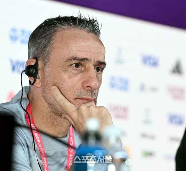 [포토] 기자회견하는 벤투 감독