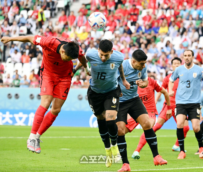 [포토] 김민재 \'이건 내가 가져갈게\'