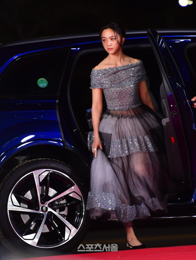 '깜짝등장' 청룡 레드카펫에 선 탕웨이[포토]