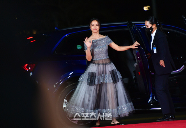 '깜짝등장' 청룡 레드카펫에 선 탕웨이[포토]