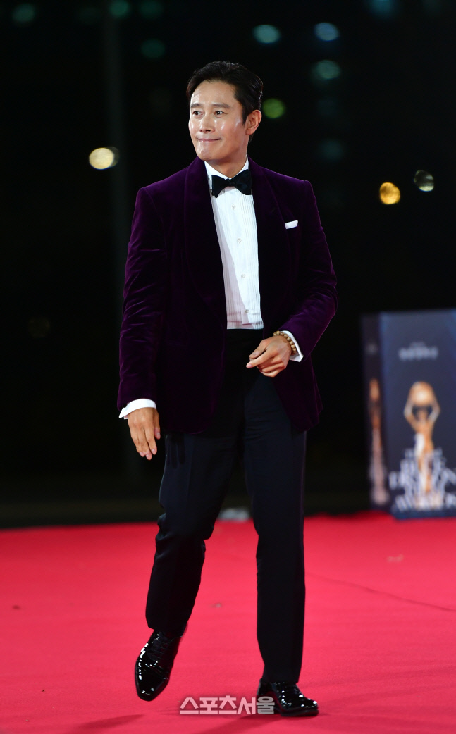 '영화팬들을 향한 미소' 이병헌[포토]