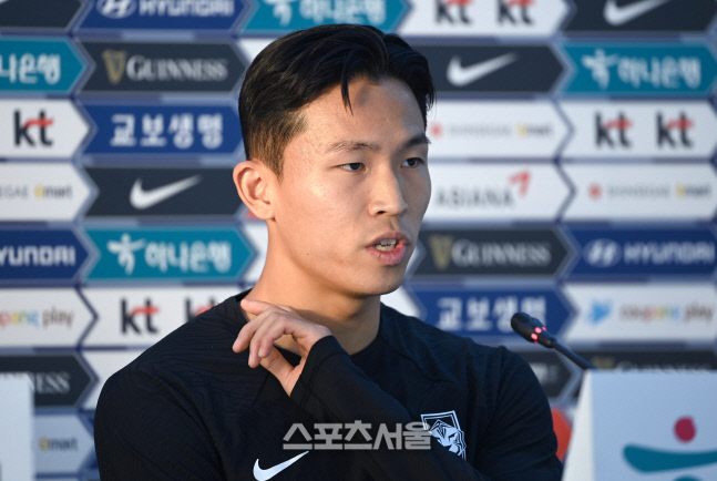 [포토] 기자회견하는 정우영