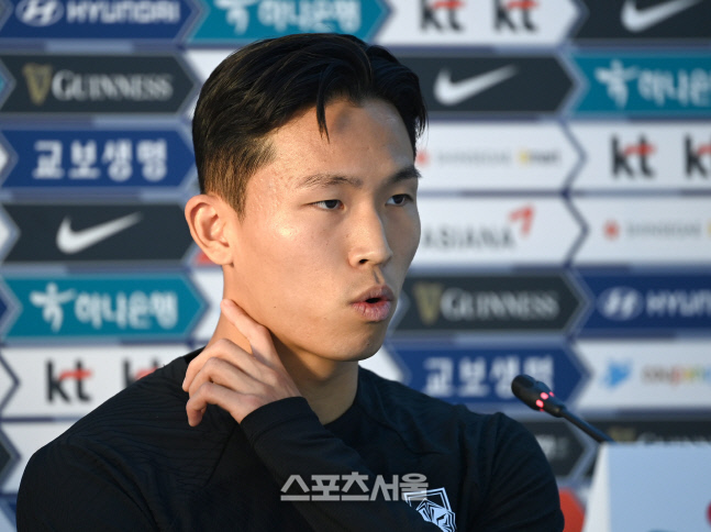 [포토] 기자회견하는 정우영