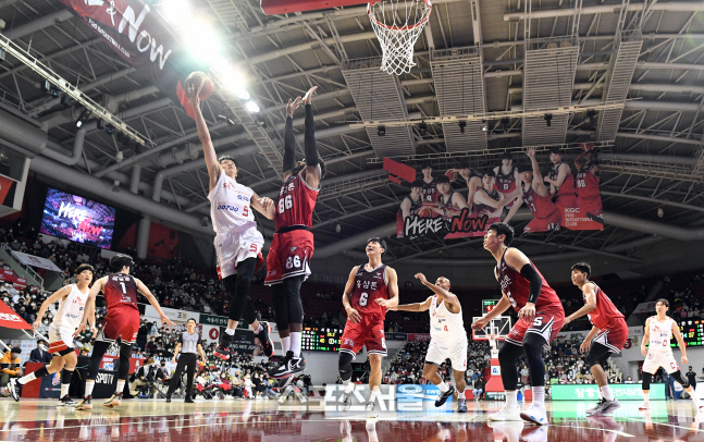 [포토]SK 김선형, 과감한 레이업슛
