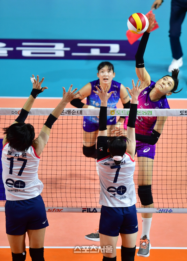 '함부로 내 앞을 막지마!' 김연경[포토]