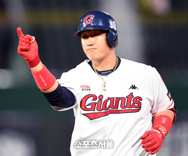 은퇴 이대호, 일곱 번째 ‘골든글러브’로 유종의 미 거둘까[SS시선집중]