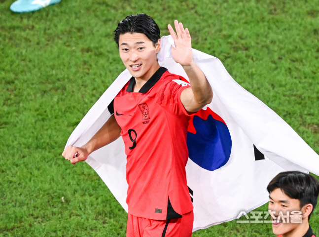 [포토] 조규성 \'해맑은 미소로 인사\'