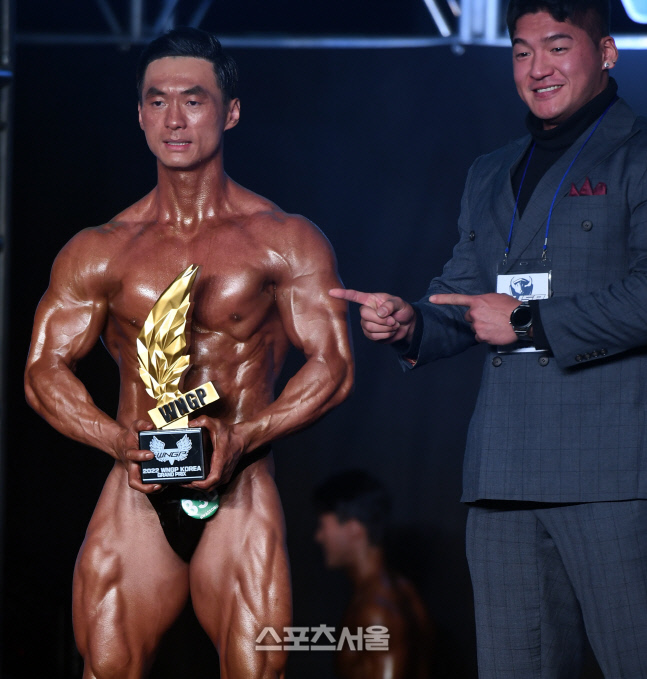 유명트레이너 한재혁, WNGP 머슬 그랑프리 강준명에게 영광을! [포토]