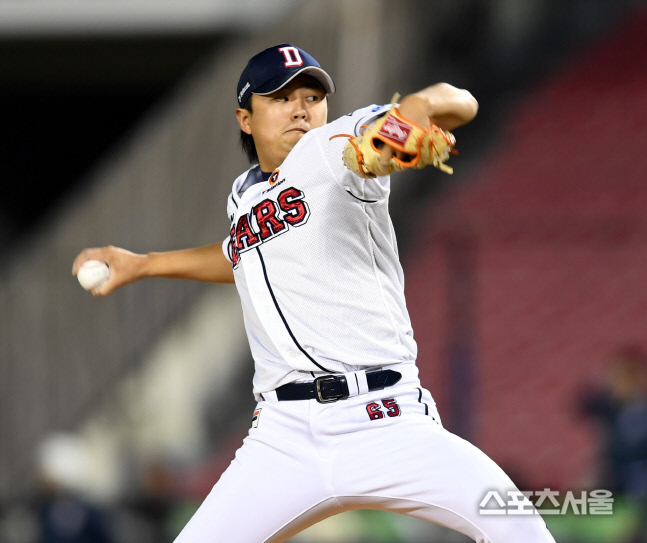 [포토] 역투하는 두산 정철원