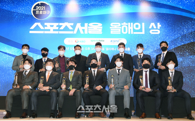 '정철원 vs 김인환' 2022년을 빛낸 올해의 신인은? [올해의 상 D-6]