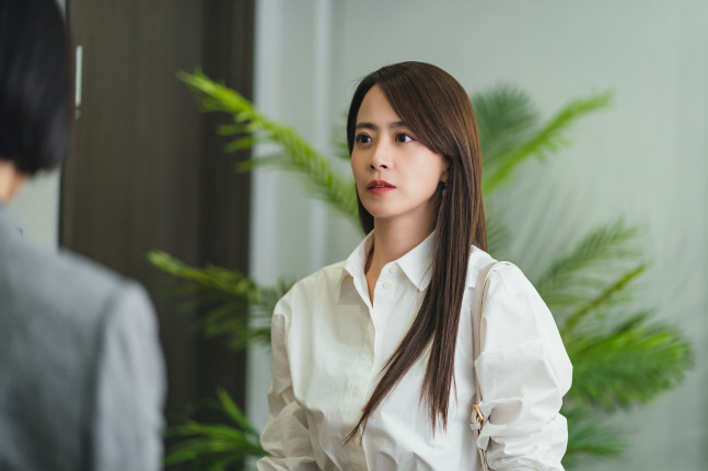 '감독' 류현경, 다니엘 헤니와 얽힌 과거 사연 뭐길래 '존재감 확실'('연매살')