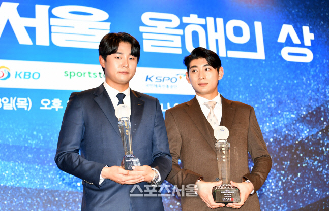 스포츠서울 올해의 선수상 이정후와 신인상 정철원[포토]