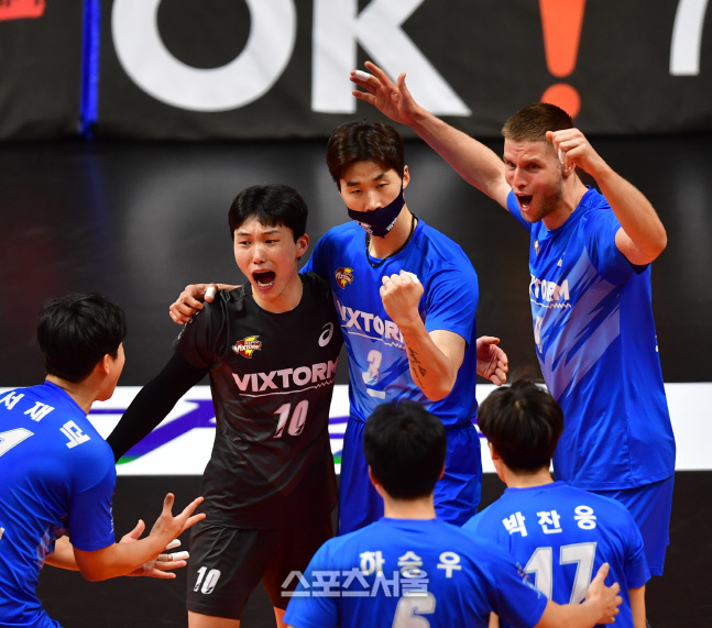 '주먹불끈' 박철우, 오늘은 형이 책임진다![포토]