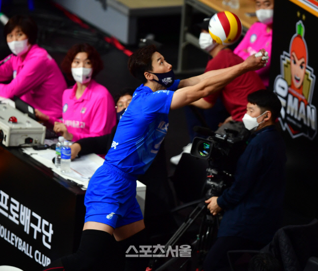 '여긴 어디?' 볼 살리는 박철우[포토]