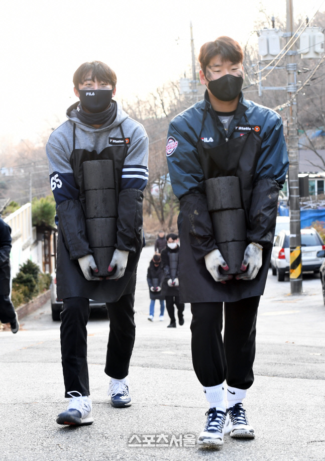 곽빈 정철원 관리속 꽃피는 두산의 투수왕국 재건[SS 포커스]