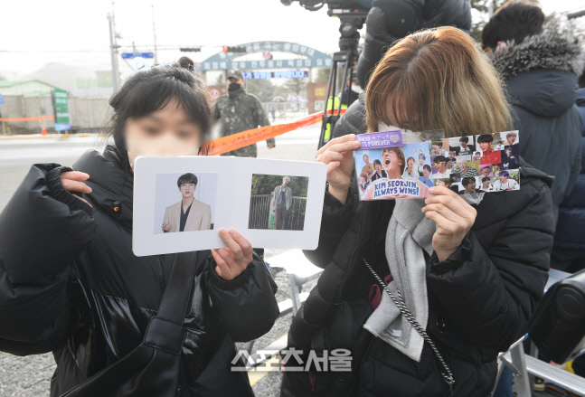 [포토]BTS 진 입대, '잘 다녀오세요!'