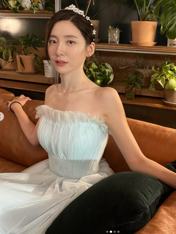 '재벌집 막내아들' 박지현, 드레스 입고 청초함 발산 "요정이세요?"