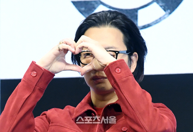 [포토]이동휘, 하트 받아 주세요!