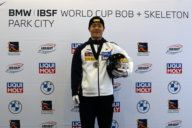 스켈레톤 정승기, 월드컵 3차 대회 동메달…3연속 포디움