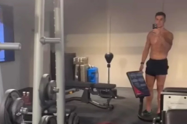 향후 거취 루머에...노래 저격 호날두 '넌 나에 대해 모른다'