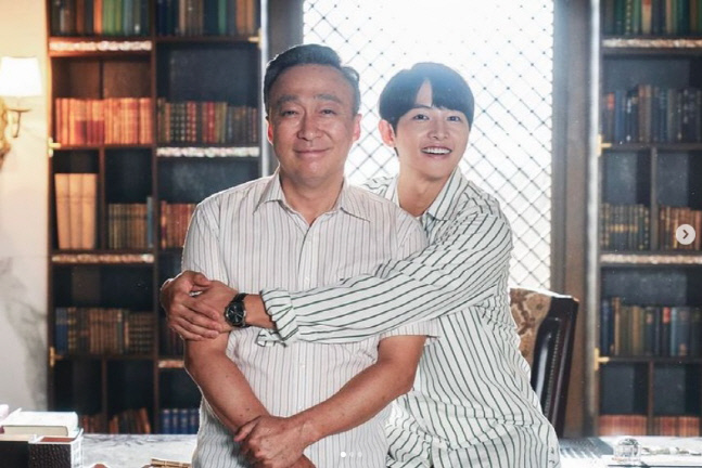 송중기