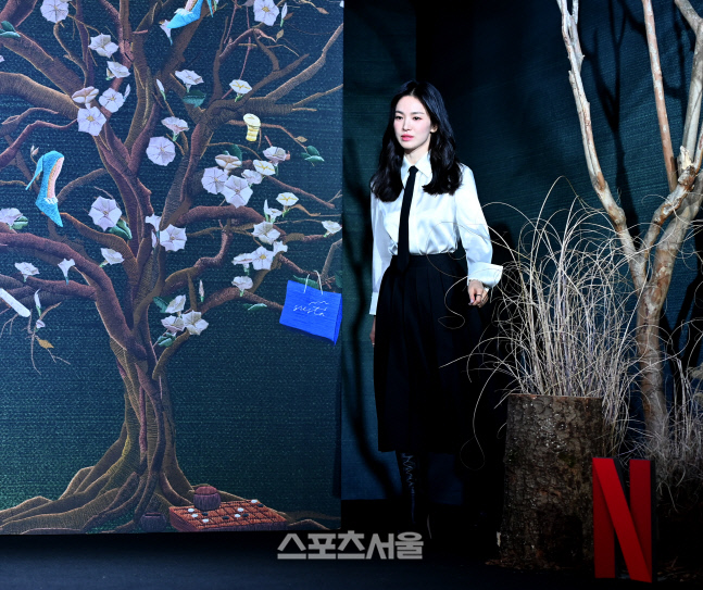 [포토] 제작발표회장 입장하는 송혜교