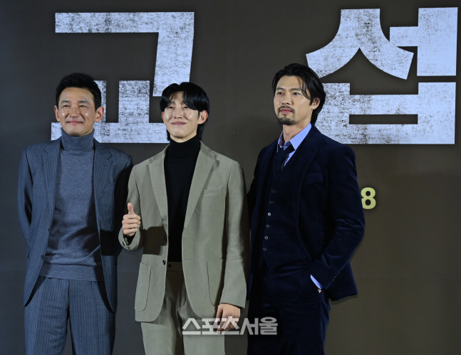 [포토] 황정민-강기영-현빈 '멋짐이 뚝뚝'