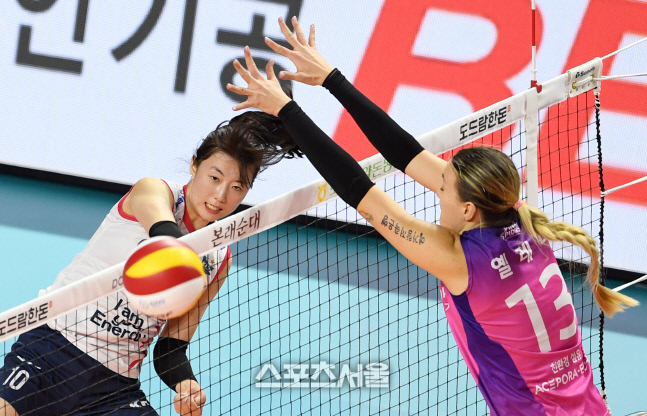 [포토]GS칼텍스 강소휘, 매서운 눈빛으로!