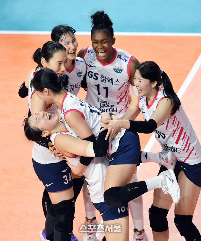 [포토]강소휘 복귀 GS칼텍스, 흥국생명에 3-2 승리