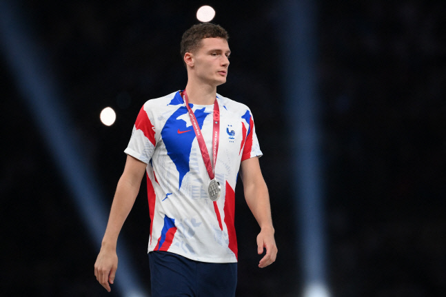 부적절한 발언과 내부 정보 유출…파바르, 프랑스 불화 원인으로 지목