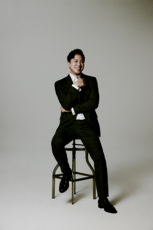 17 영웅_정성화 매체 제공용 사진 (제공_CJ ENM)